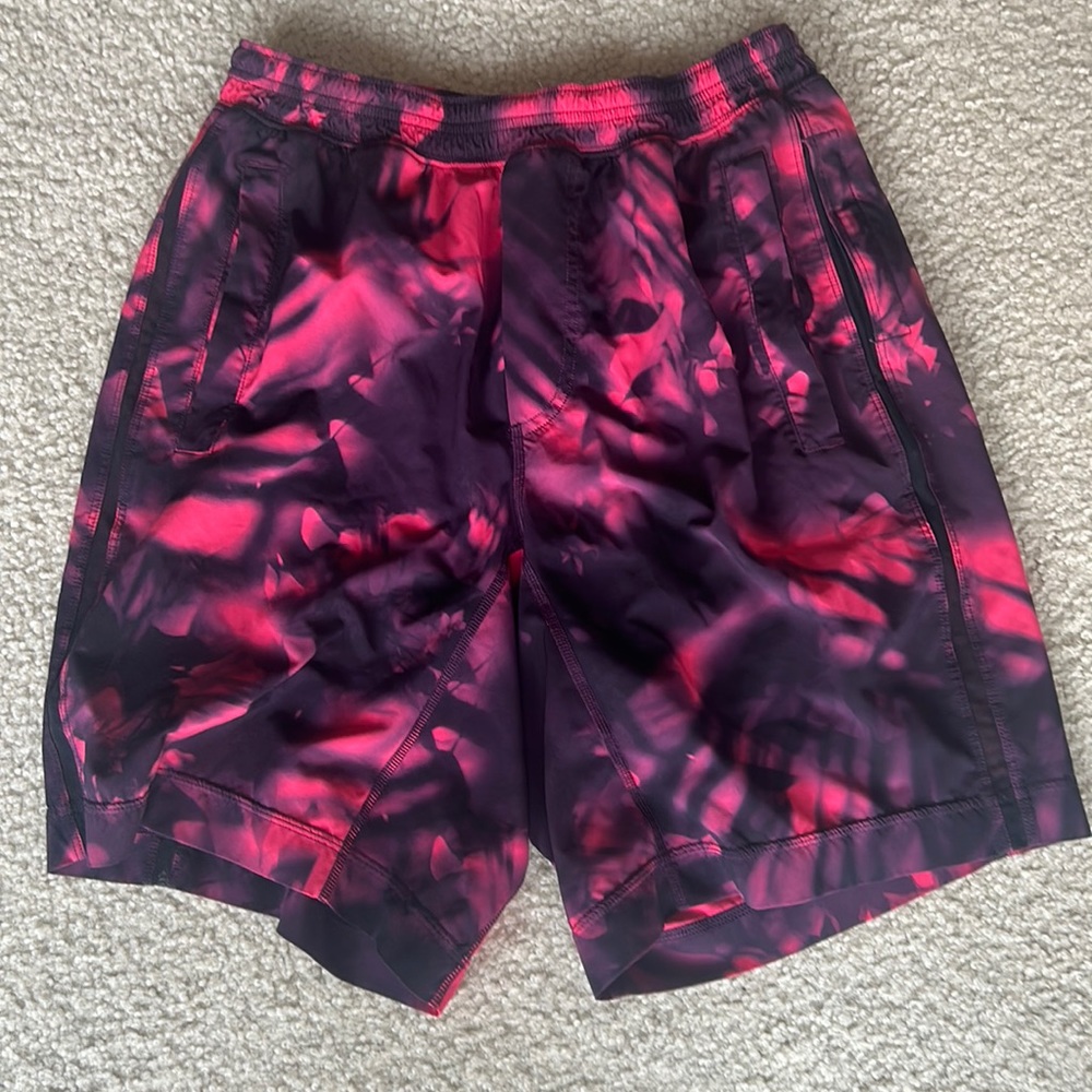 Lululemon pink shorts with liner